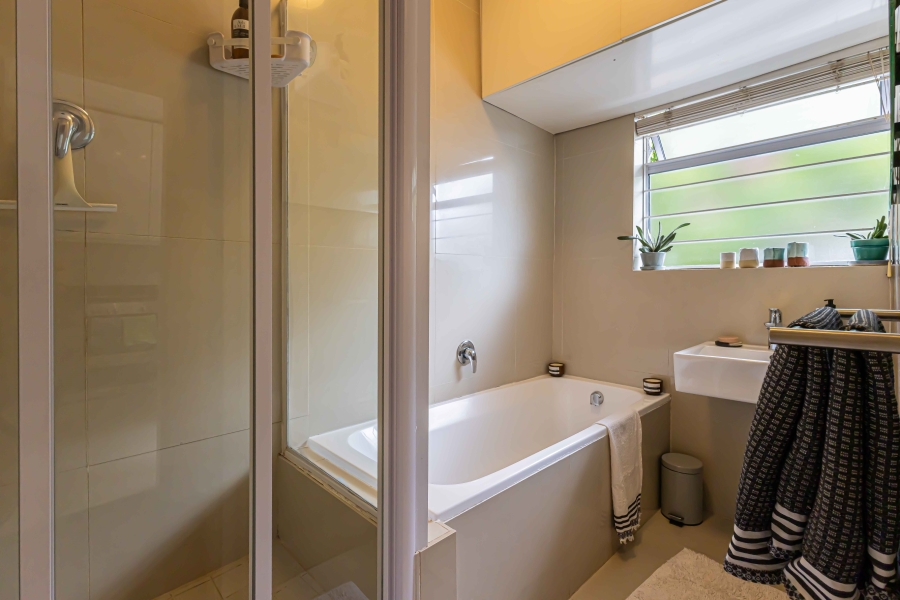 2 Bedroom Property for Sale in Sea Point Western Cape